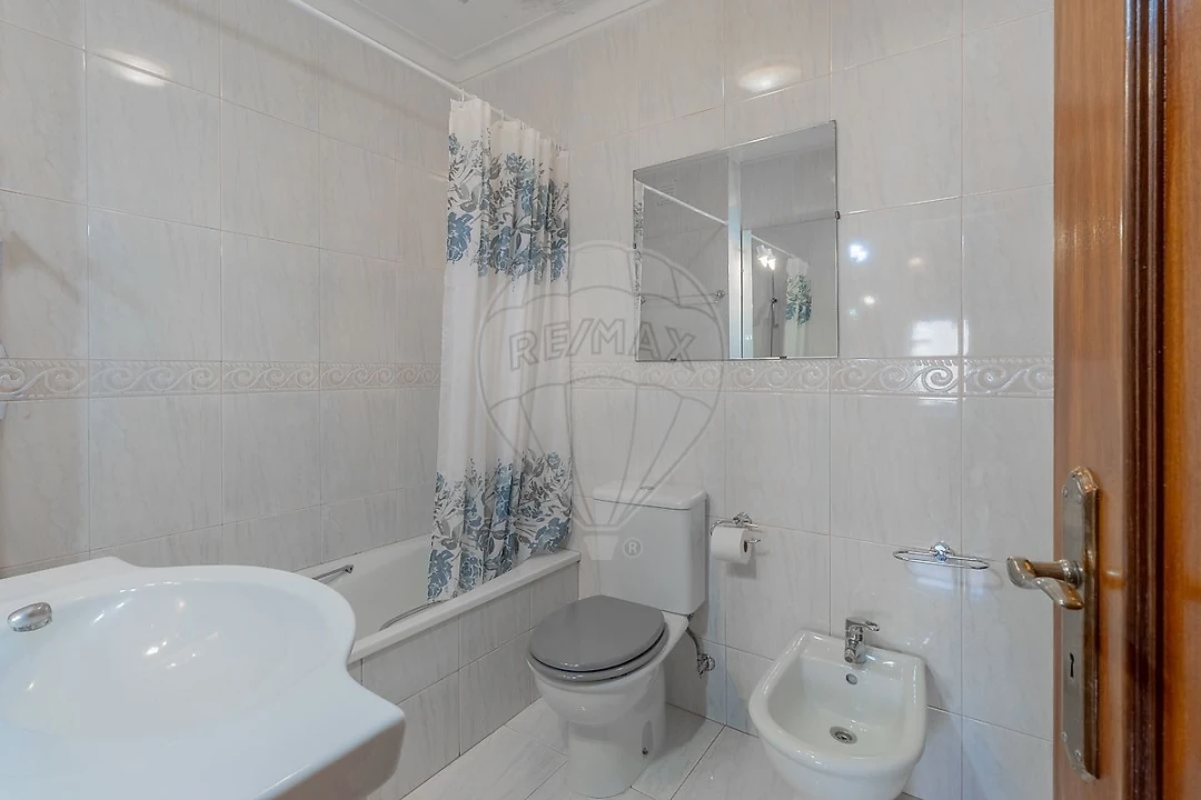 Apartamento T3 para Venda em Mafamude e Vilar do Paraíso Foto 23