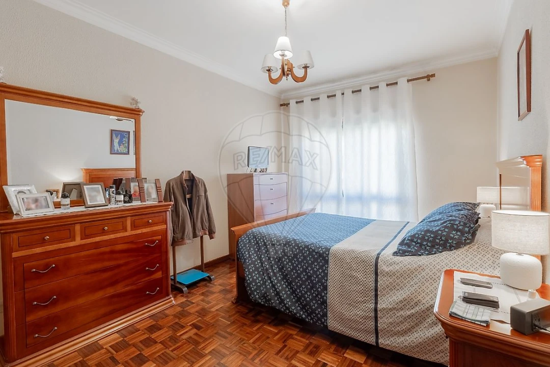 Apartamento T3 para Venda em Mafamude e Vilar do Paraíso Foto 25