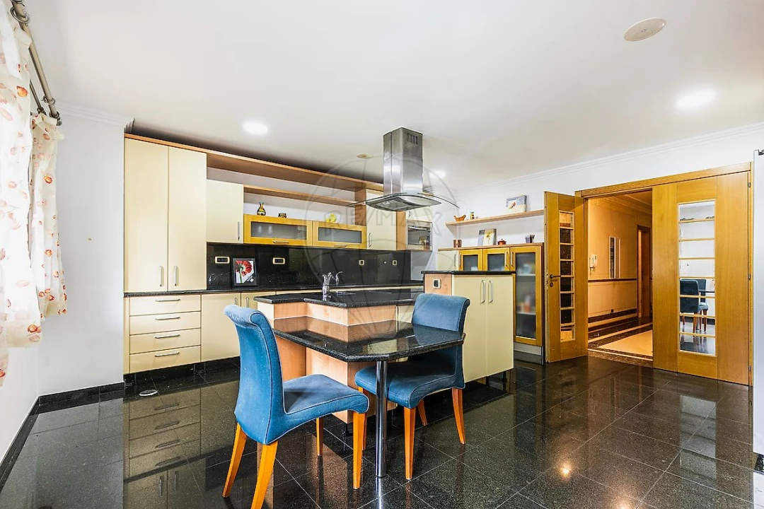 Apartamento T5 para Arrendamento em Sacavém e Prior Velho Foto 26