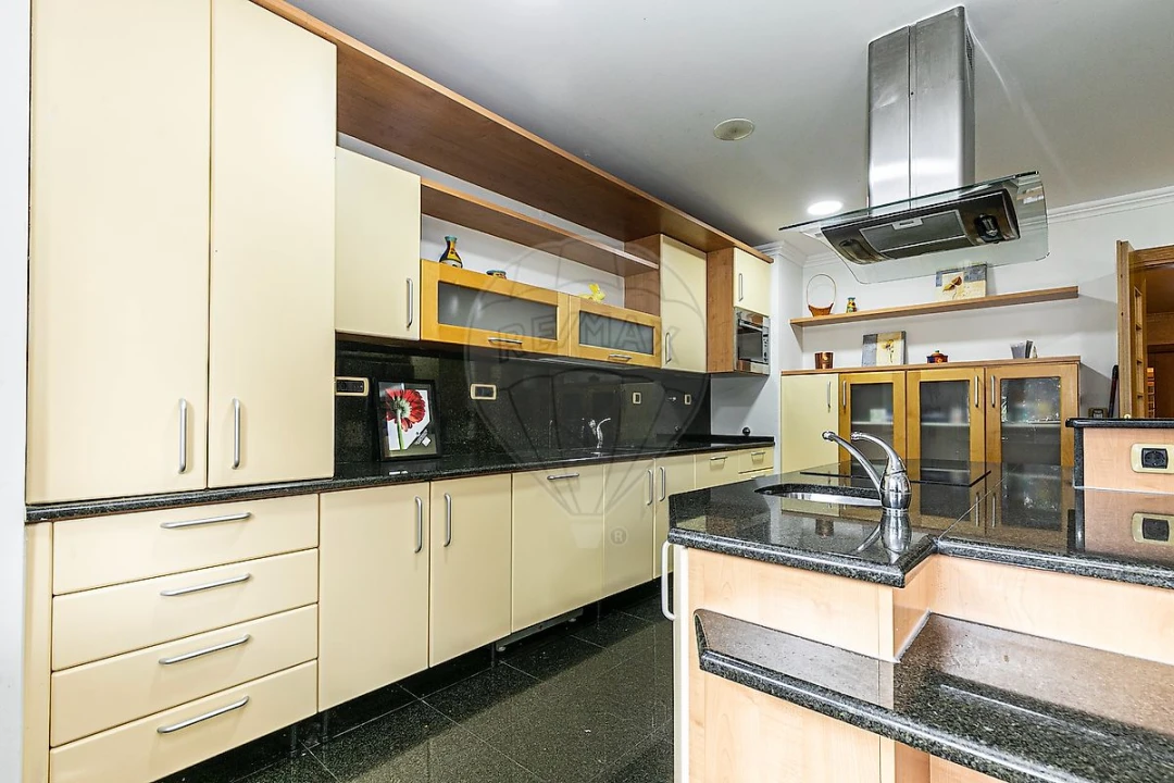Apartamento T5 para Arrendamento em Sacavém e Prior Velho Foto 15
