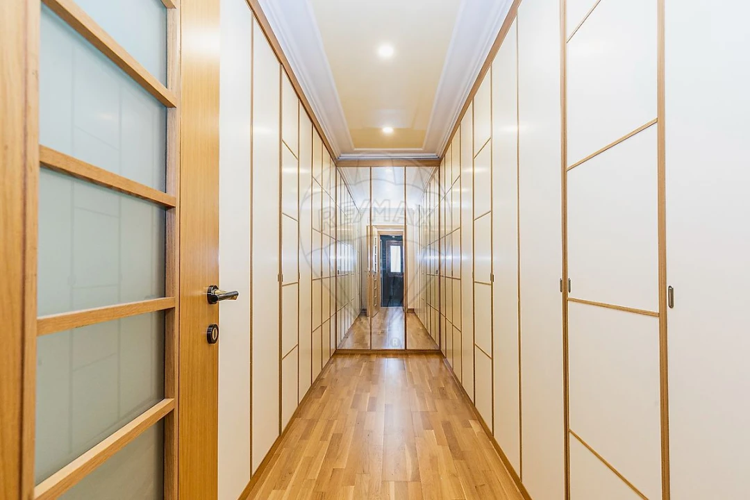 Apartamento T5 para Arrendamento em Sacavém e Prior Velho Foto 9