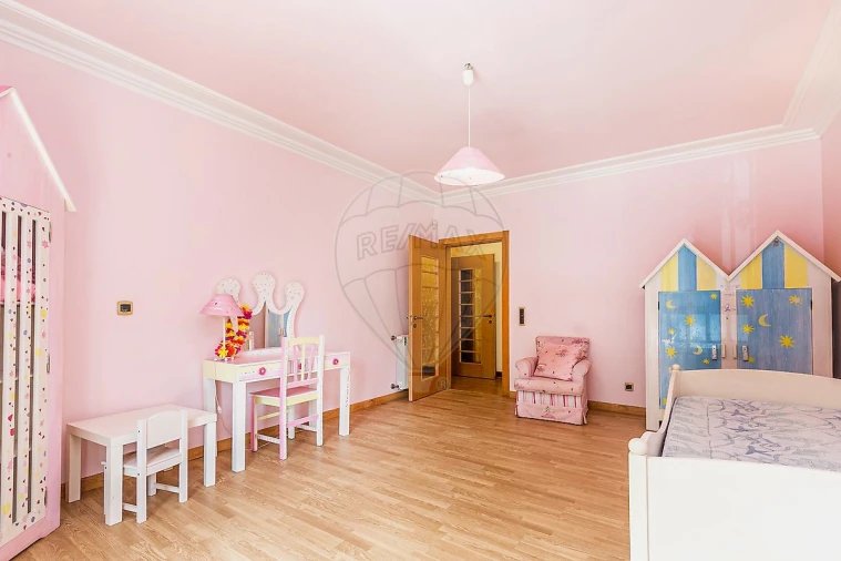 Apartamento T5 para Arrendamento em Sacavém e Prior Velho Foto 31
