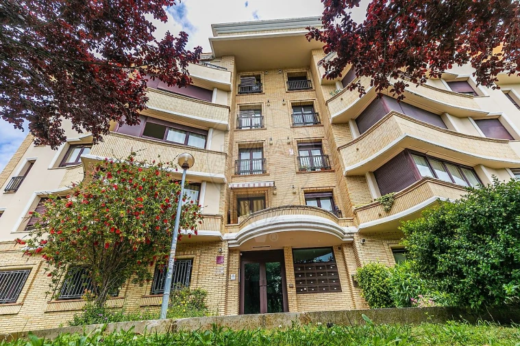 Apartamento T5 para Arrendamento em Sacavém e Prior Velho Foto 20