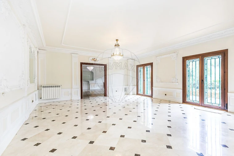 Apartamento T5 para Arrendamento em Sacavém e Prior Velho Foto 28