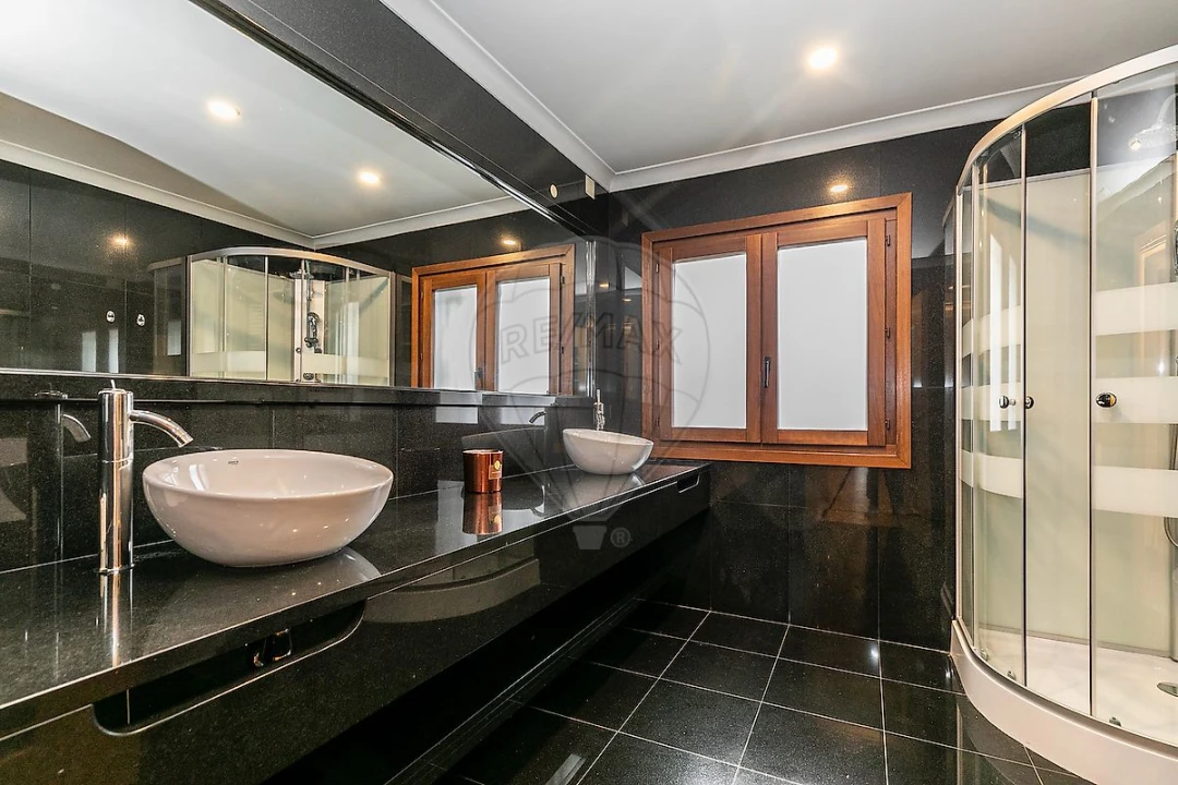 Apartamento T5 para Arrendamento em Sacavém e Prior Velho Foto 19