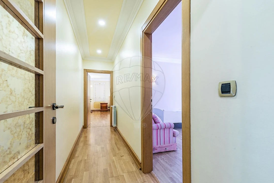 Apartamento T5 para Arrendamento em Sacavém e Prior Velho Foto 37