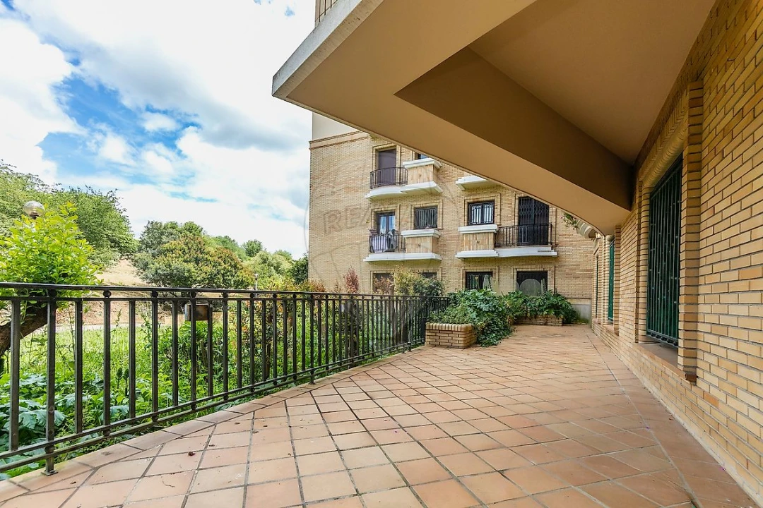 Apartamento T5 para Arrendamento em Sacavém e Prior Velho Foto 41