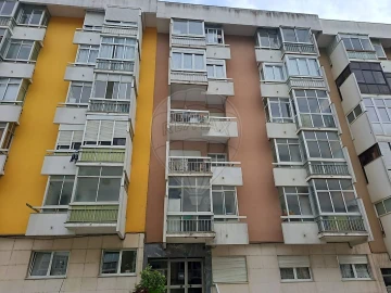 Apartamento T2 para Venda em Oeiras e São Julião da Barra, Paço de Arcos e Caxias