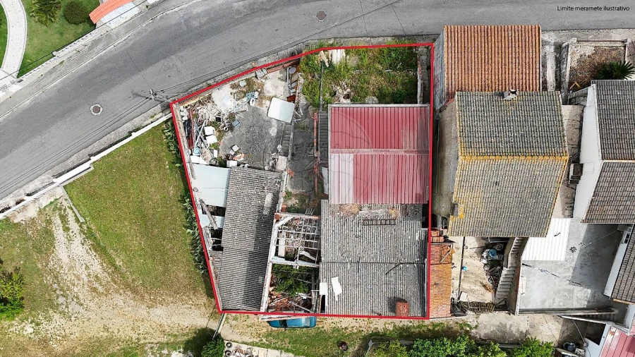 Moradia T2 para Venda em Santa Maria, São Pedro e Matacães Foto 3