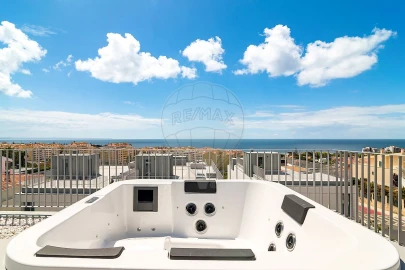 Moradia T4 para Venda em Carcavelos e Parede