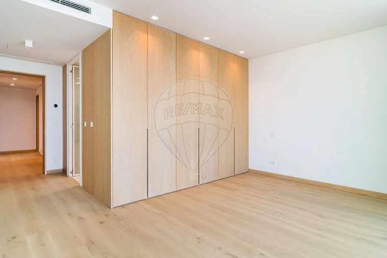 Moradia T4 para Venda em Carcavelos e Parede Foto 17