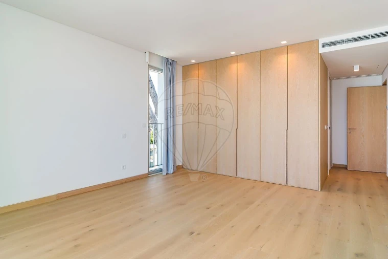 Moradia T4 para Venda em Carcavelos e Parede Foto 18