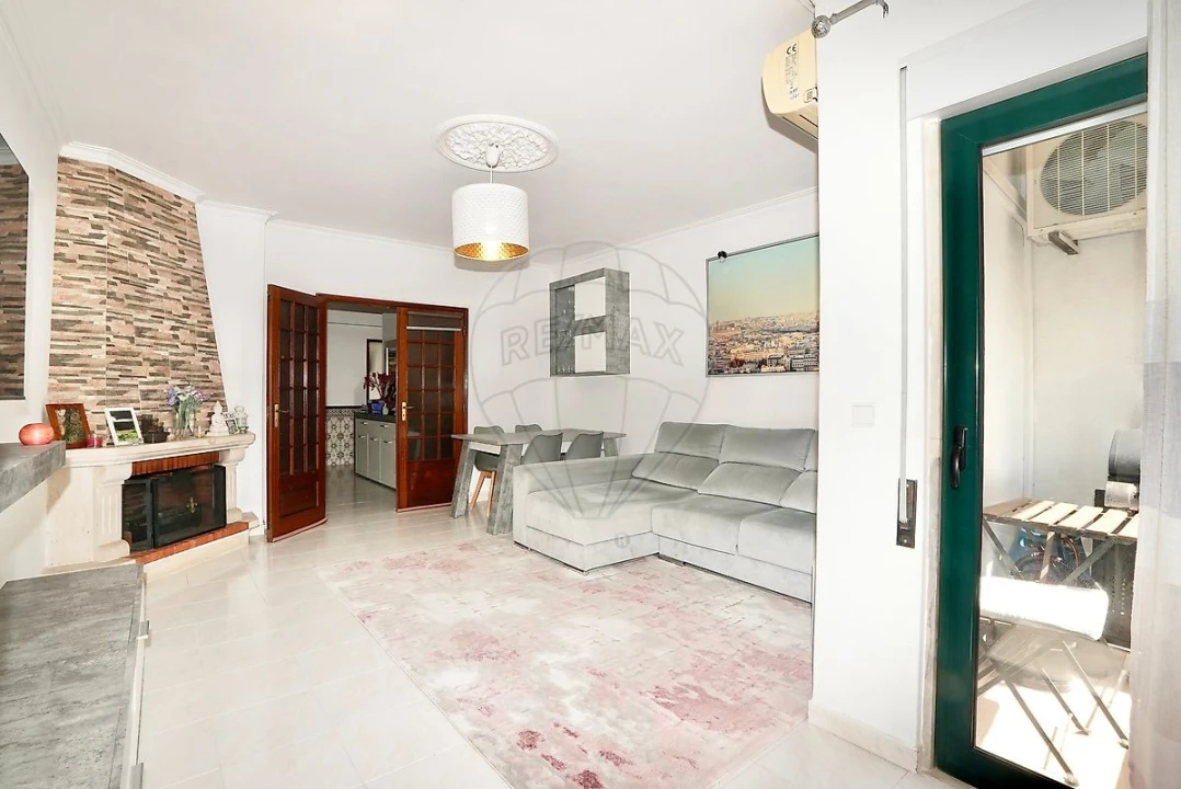 Apartamento T3 para Venda em Alverca do Ribatejo e Sobralinho Foto 4