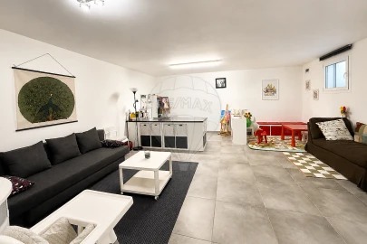 Moradia T4 para Venda em Vermelha