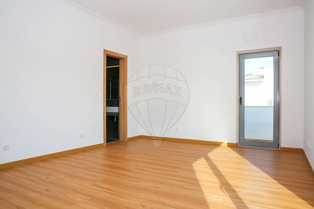 Moradia T4 para Venda em Vila Franca de Xira Foto 21