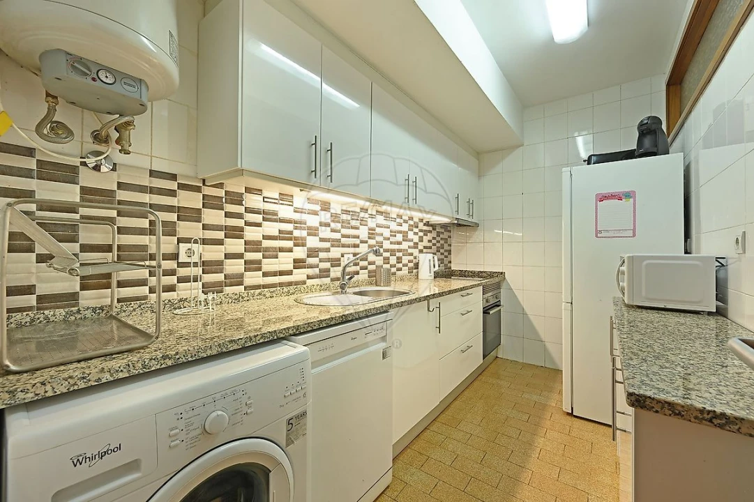 Apartamento T2 para Arrendamento em Paranhos Foto 12