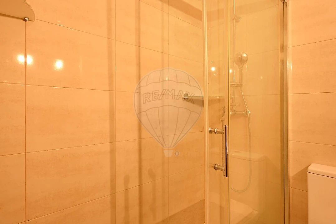 Apartamento T2 para Arrendamento em Paranhos Foto 6