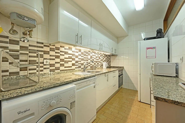 Apartamento T2 para Arrendamento em Paranhos Foto 12