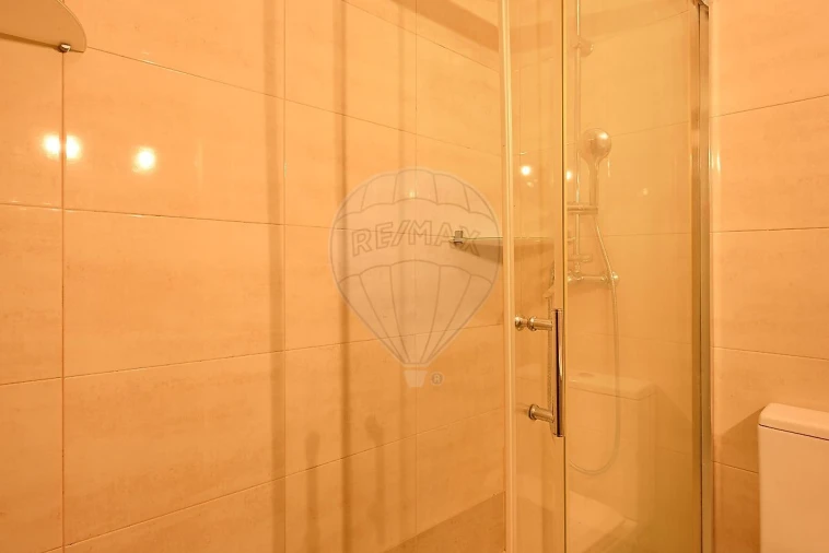 Apartamento T2 para Arrendamento em Paranhos Foto 6