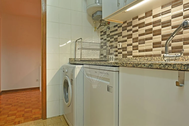 Apartamento T2 para Arrendamento em Paranhos Foto 18