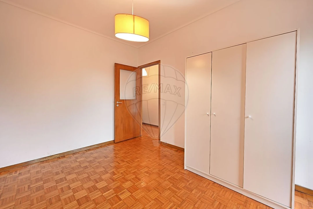 Apartamento T2 para Arrendamento em Paranhos Foto 3