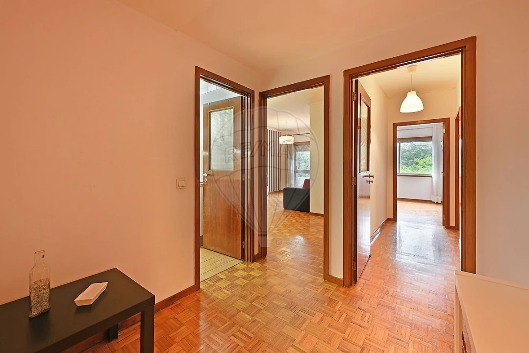 Apartamento T2 para Arrendamento em Paranhos Foto 20