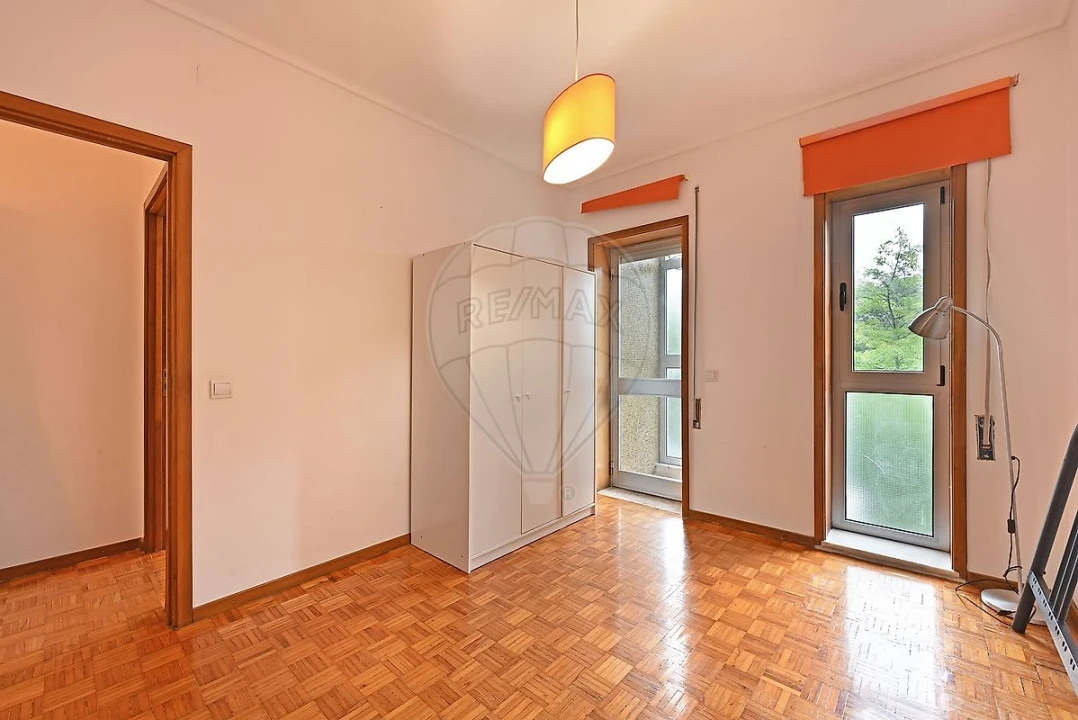 Apartamento T2 para Arrendamento em Paranhos Foto 4