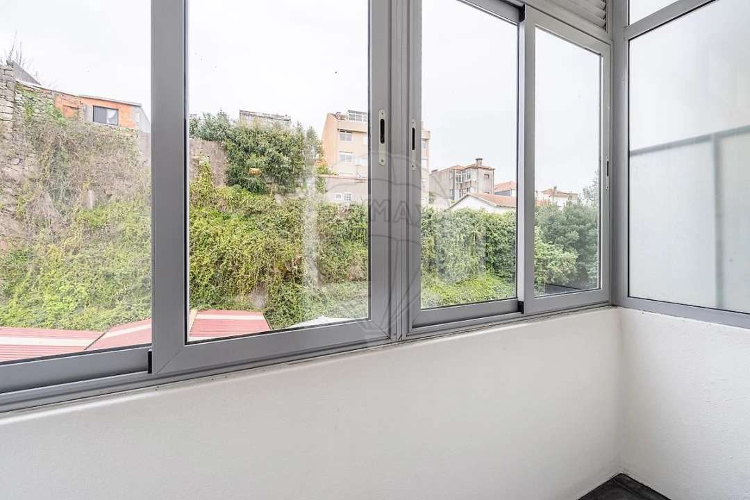 Apartamento T1 para Arrendamento em Bonfim Foto 9