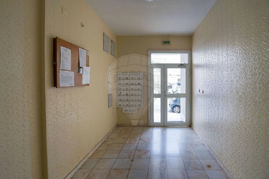 Apartamento T2 para Venda em Alhandra, São João dos Montes e Calhandriz Foto 3