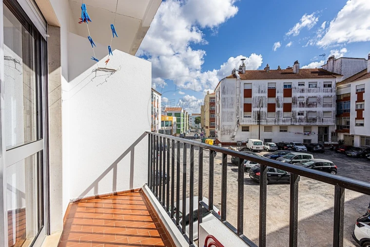 Apartamento T2 para Venda em Azambuja Foto 3