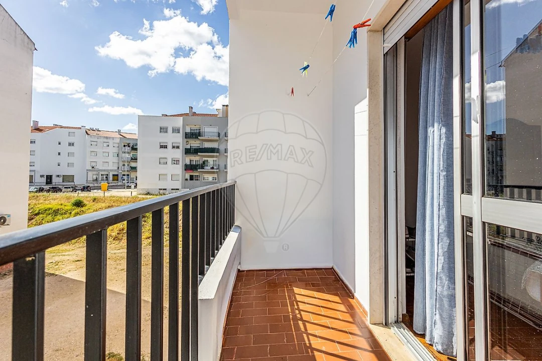 Apartamento T2 para Venda em Azambuja Foto 4