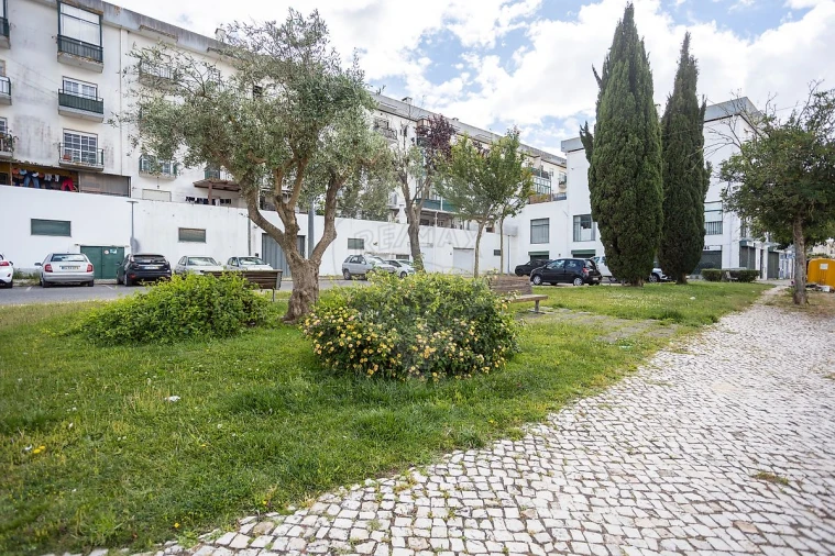 Apartamento T2 para Venda em Samora Correia Foto 29