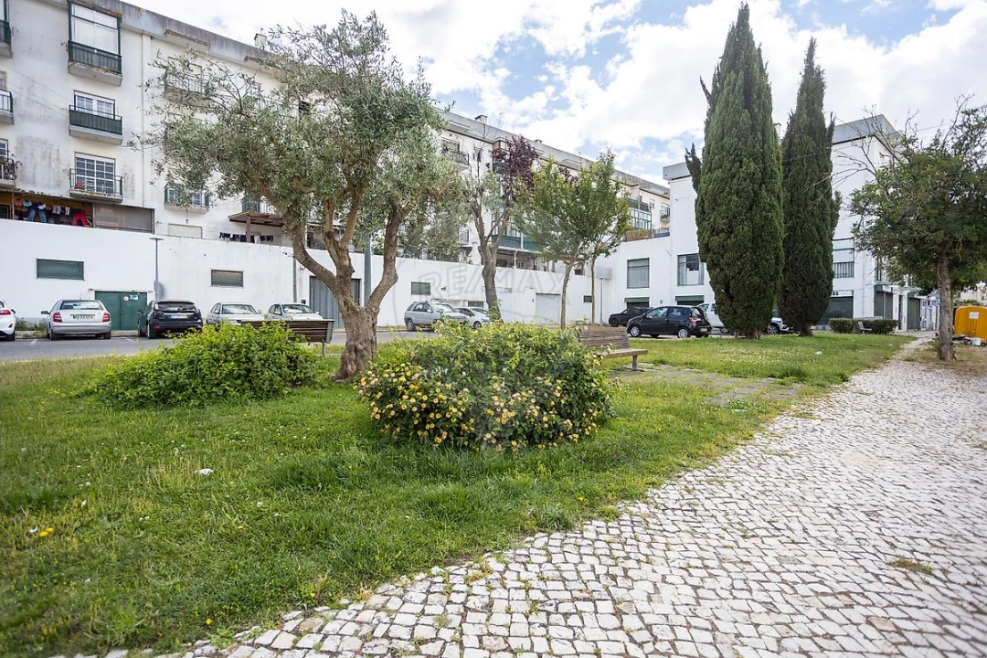Apartamento T2 para Venda em Samora Correia Foto 29