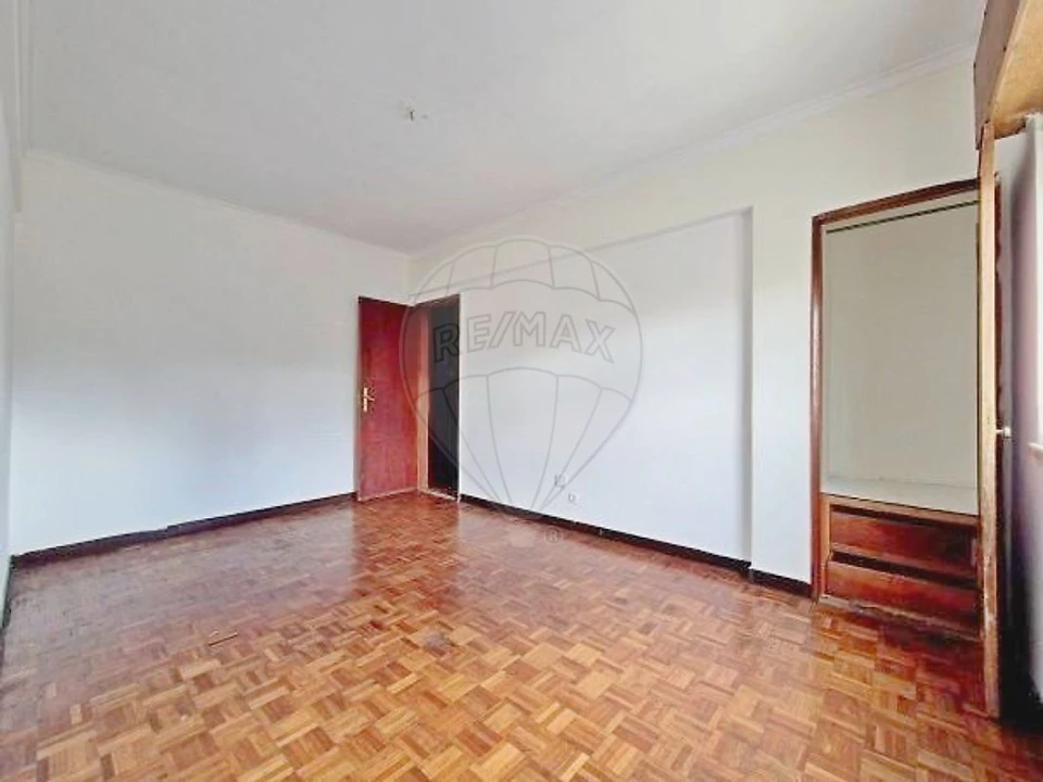 Apartamento T3 para Venda em Rio de Mouro Foto 6