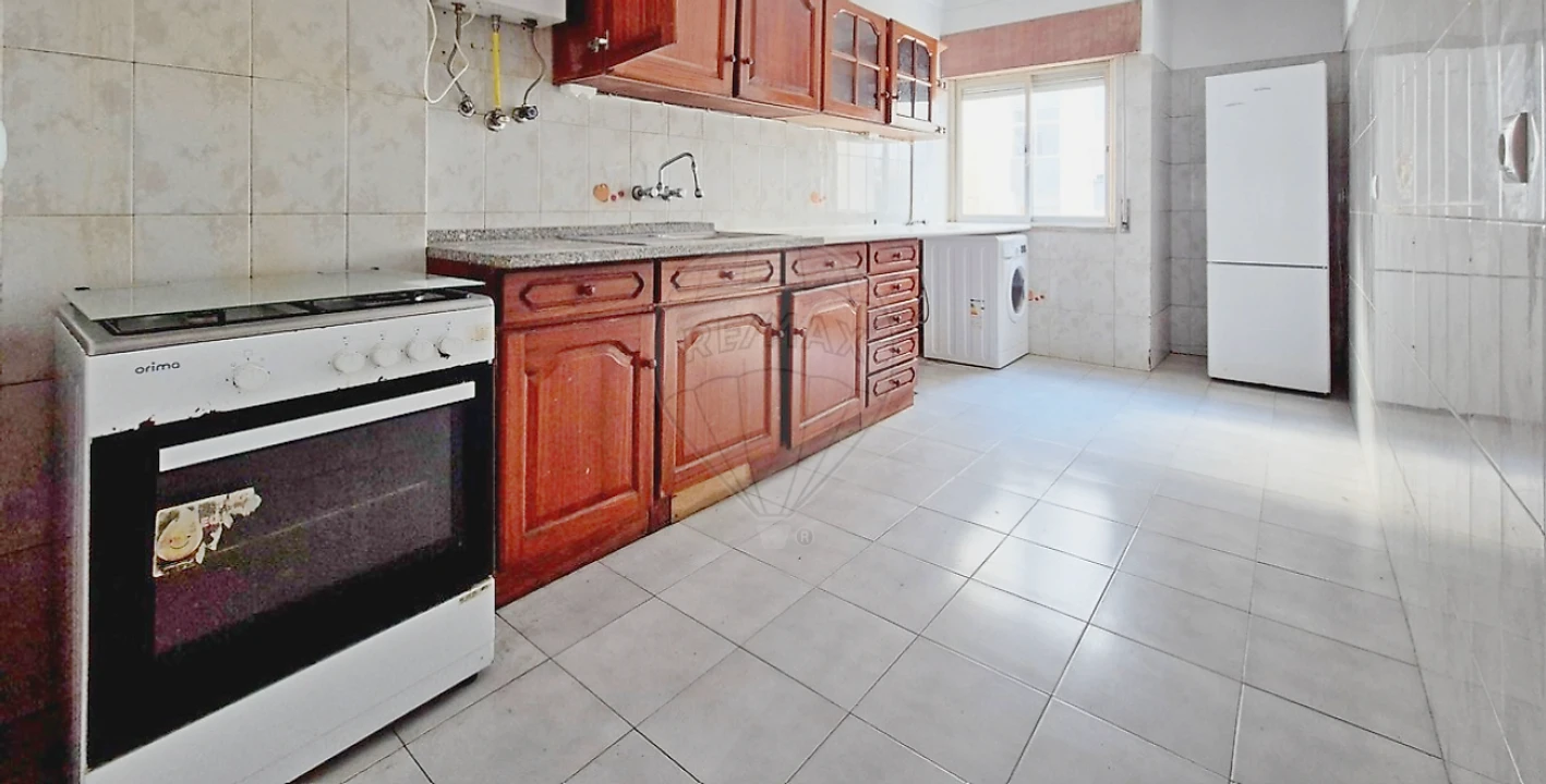 Apartamento T3 para Venda em Rio de Mouro Foto 5