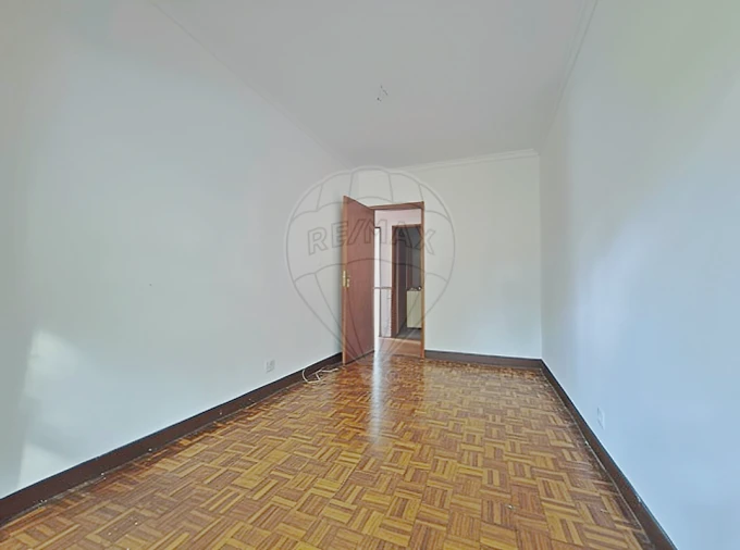 Apartamento T3 para Venda em Rio de Mouro Foto 14