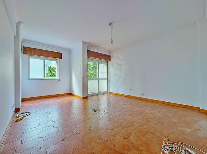 Apartamento T3 para Venda em Rio de Mouro Foto 16