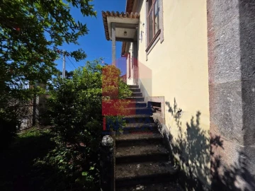 Moradia T7 para Venda em Oriz (Santa Marinha) e Oriz (São Miguel)
