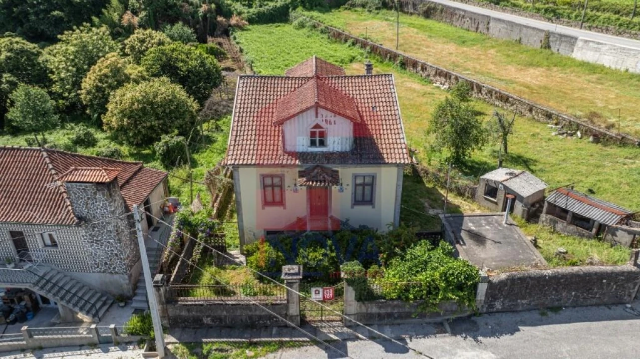 Moradia T7 para Venda em Oriz (Santa Marinha) e Oriz (São Miguel) Foto 1