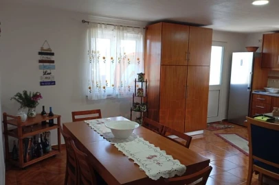 Moradia T3 para Venda em Praia da Vitoria (Santa Cruz)