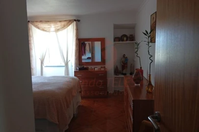 Moradia T3 para Venda em Praia da Vitoria (Santa Cruz)