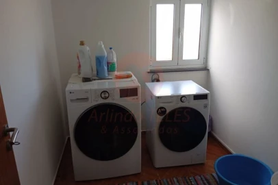 Moradia T3 para Venda em Praia da Vitoria (Santa Cruz)