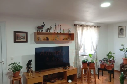 Moradia T3 para Venda em Praia da Vitoria (Santa Cruz)