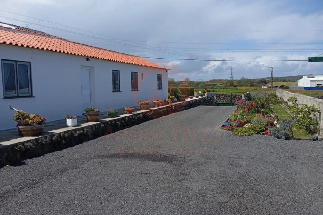 Moradia T3 para Venda em Praia da Vitoria (Santa Cruz) Foto 31