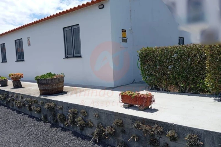 Moradia T3 para Venda em Praia da Vitoria (Santa Cruz) Foto 29