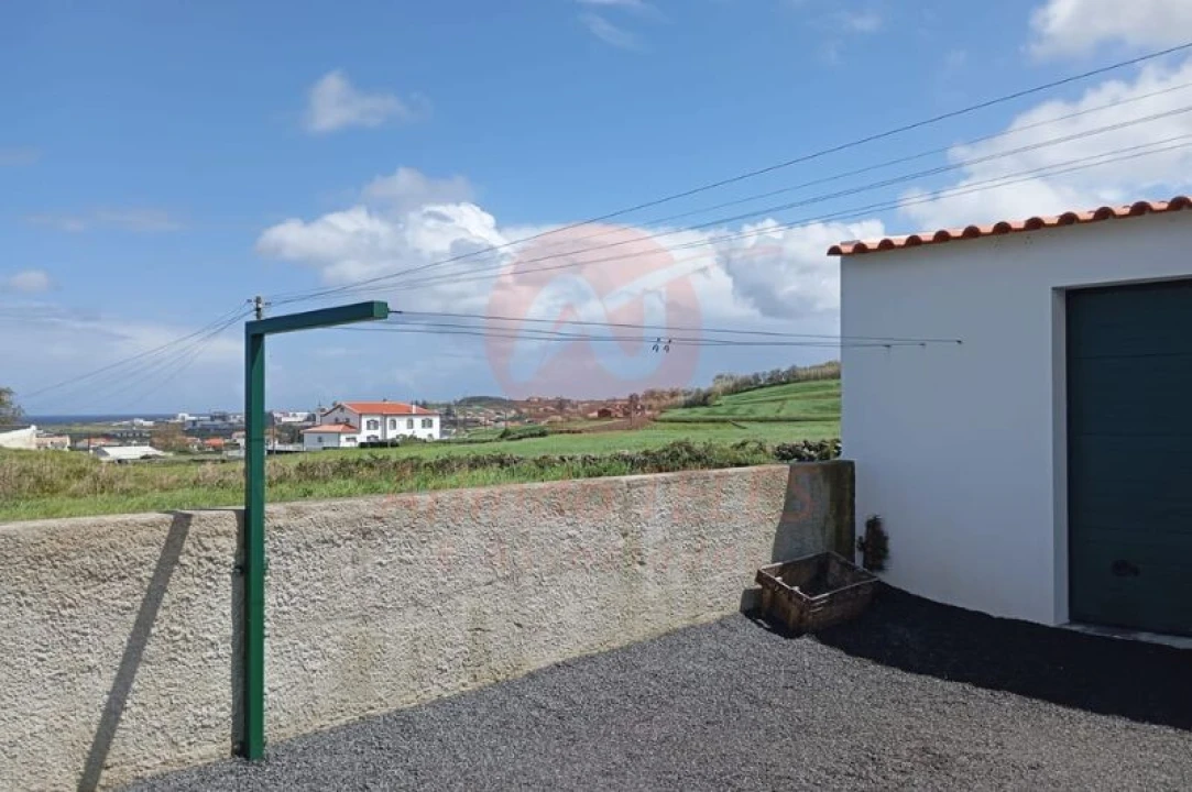 Moradia T3 para Venda em Praia da Vitoria (Santa Cruz) Foto 33