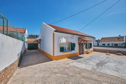 Moradia T3 para Venda em Charneca de Caparica e Sobreda