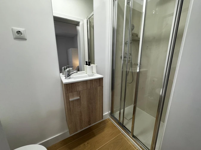 Quarto para Arrendamento em Oliveira, São Paio e São Sebastião Foto 5