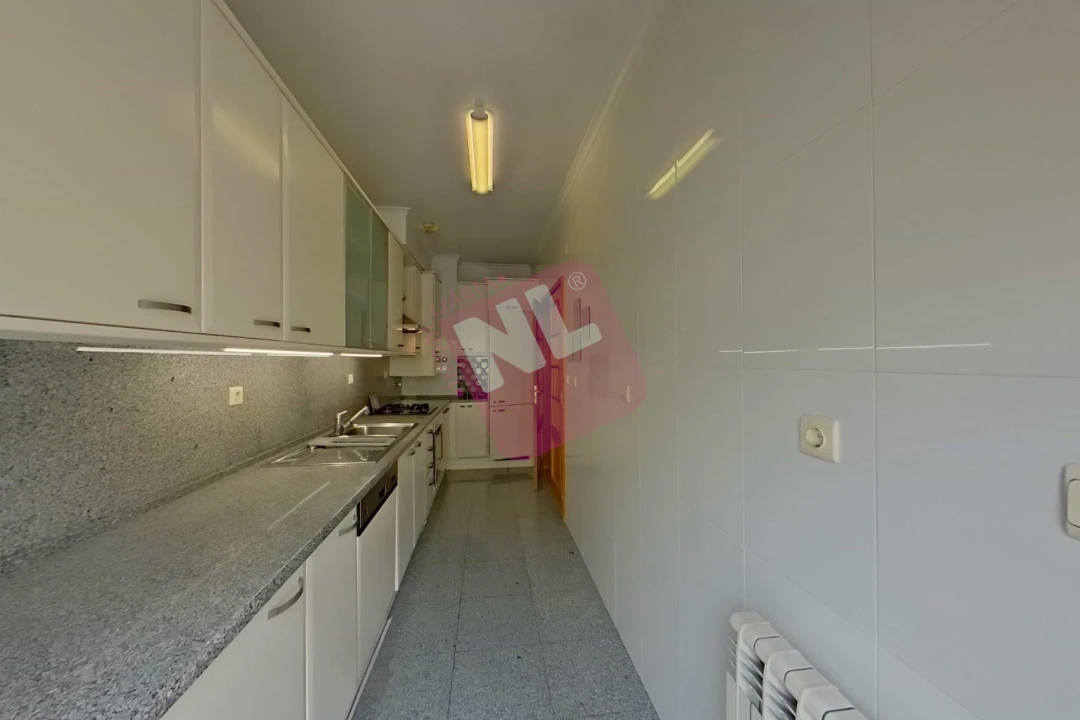 Apartamento T1 para Arrendamento em Lumiar Foto 8