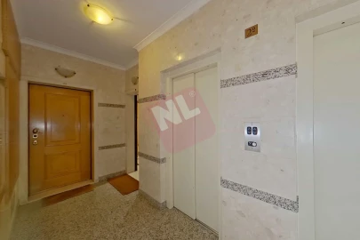 Apartamento T1 para Arrendamento em Lumiar